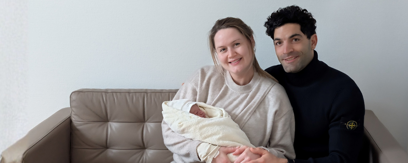 Die glücklichen Eltern mit Baby Hennie Josephine