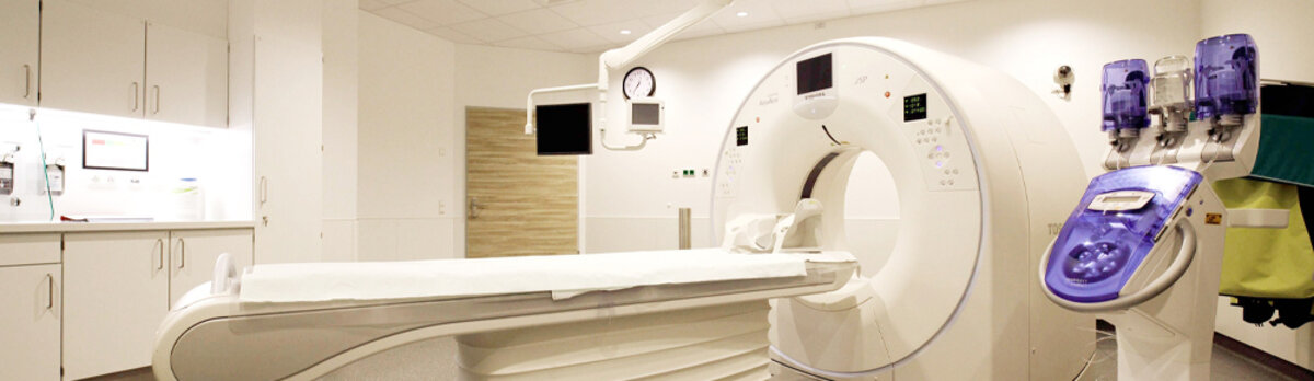 Modernes Computertomographie-Gerät im Institut für Radiologie des Caritas-Krankenhauses St. Josef
