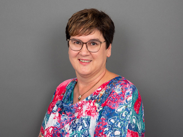 CSJ_mitarbeiterbilder_helga-hollweck.jpg CSJ_mitarbeiterbilder_helga-hollweck.jpg